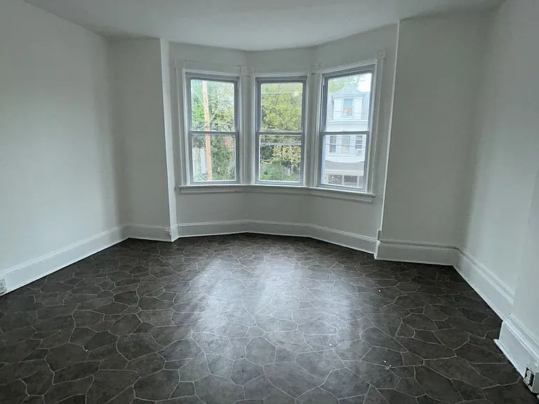 19 E Ingham Ave — Photo 14