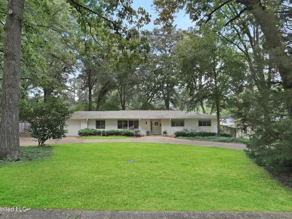 242 Ashcot Cir, Jackson, MS 39211