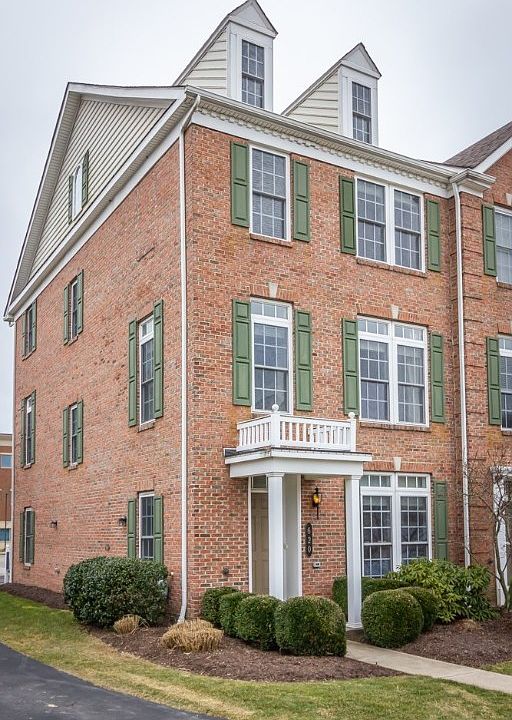1st image of 620 Arbor Ct #O