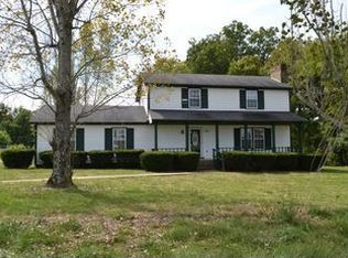 3915 Kinneys Rd, Cedar Hill, TN 37032