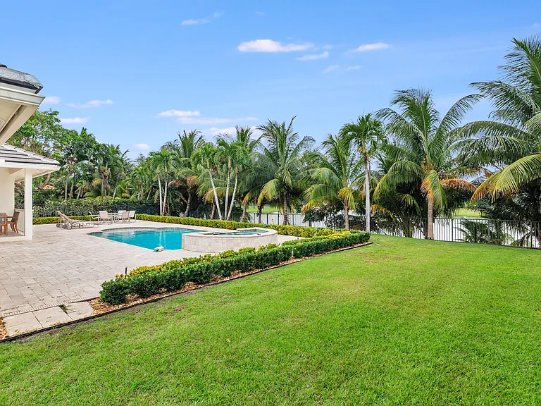 3317 Embassy Dr — Photo 30