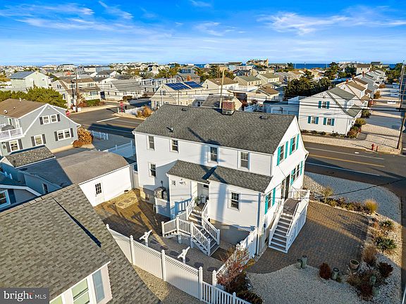 3rd image of 12114 Beach Ave