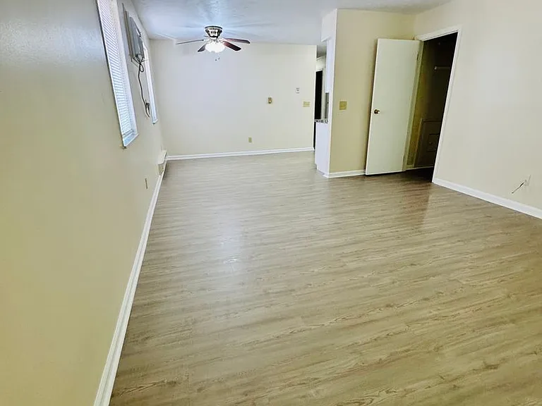 1408 Jackson Ln — Photo 3