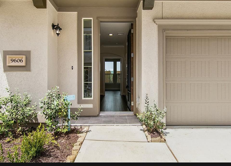 1st image of 9606 Knights Station Dr