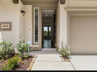 9606 Knights Station Dr, Houston, TX 77045