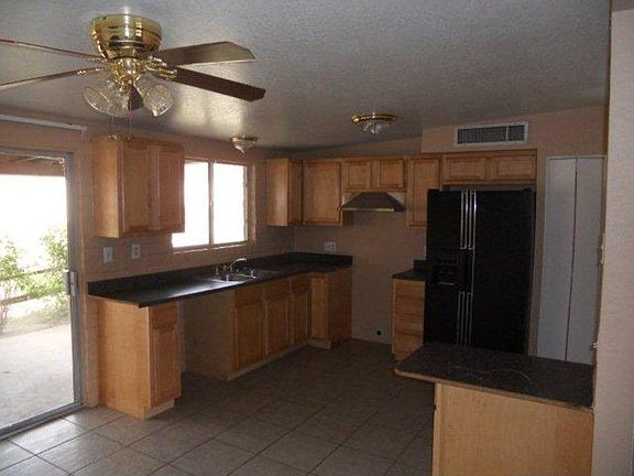 5th image of 9841 E Victoria Ln