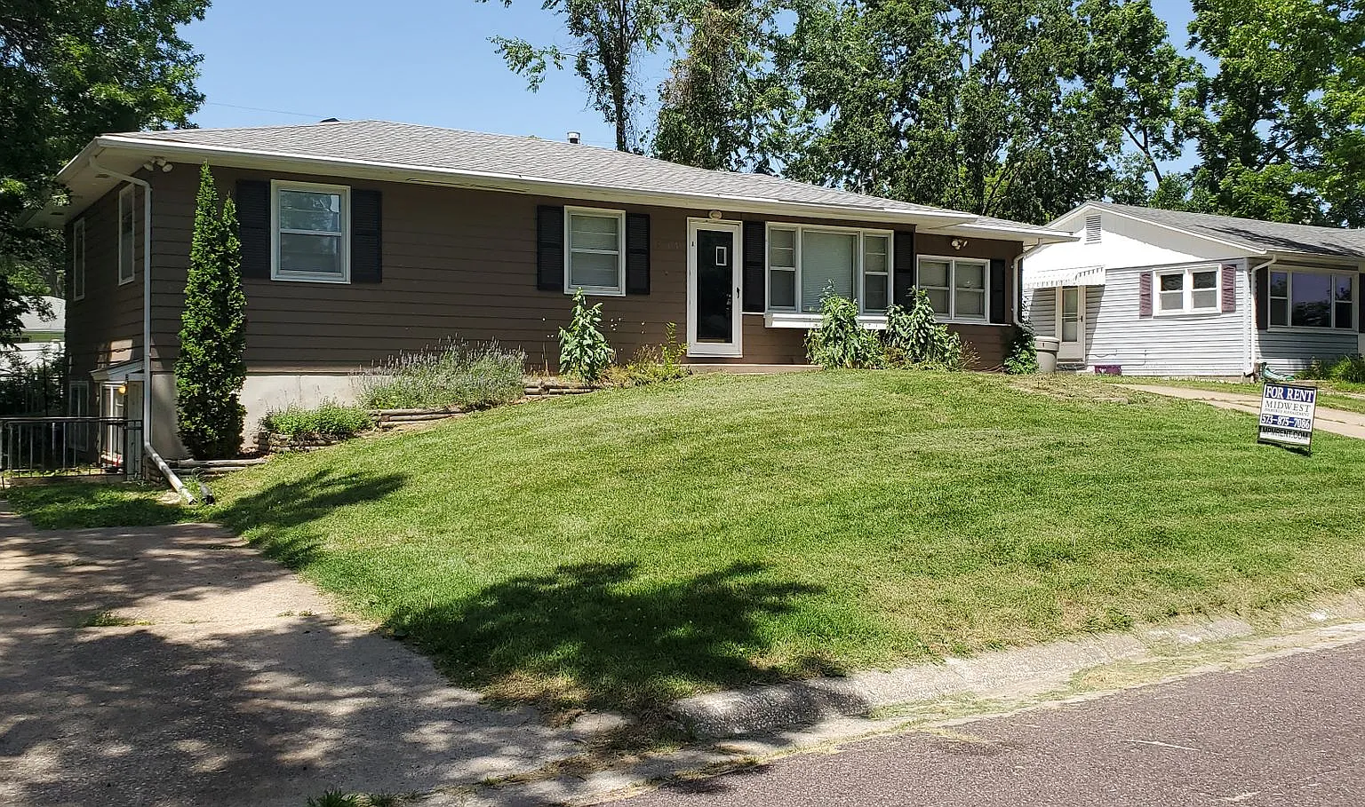 1607 Highridge Dr — Photo 1