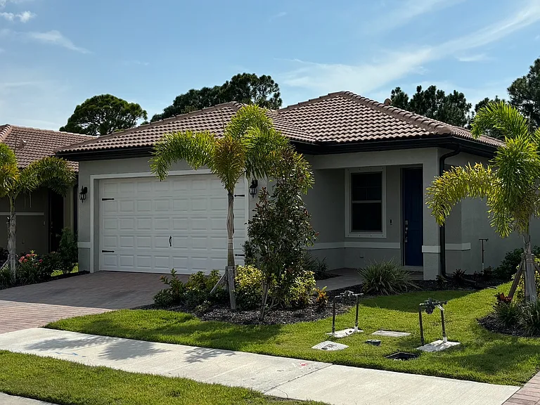 681 Maraviya Blvd — Photo 1