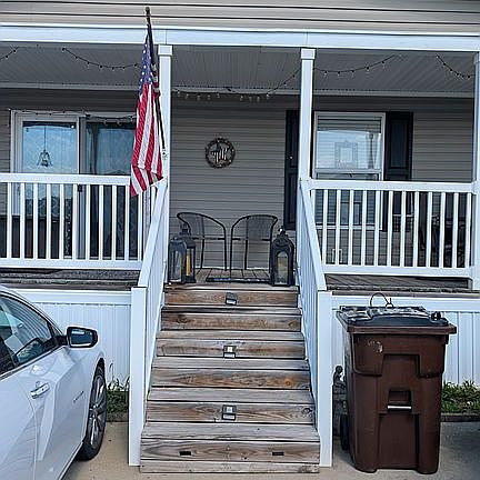 2nd image of 9993 Daniel Dr W