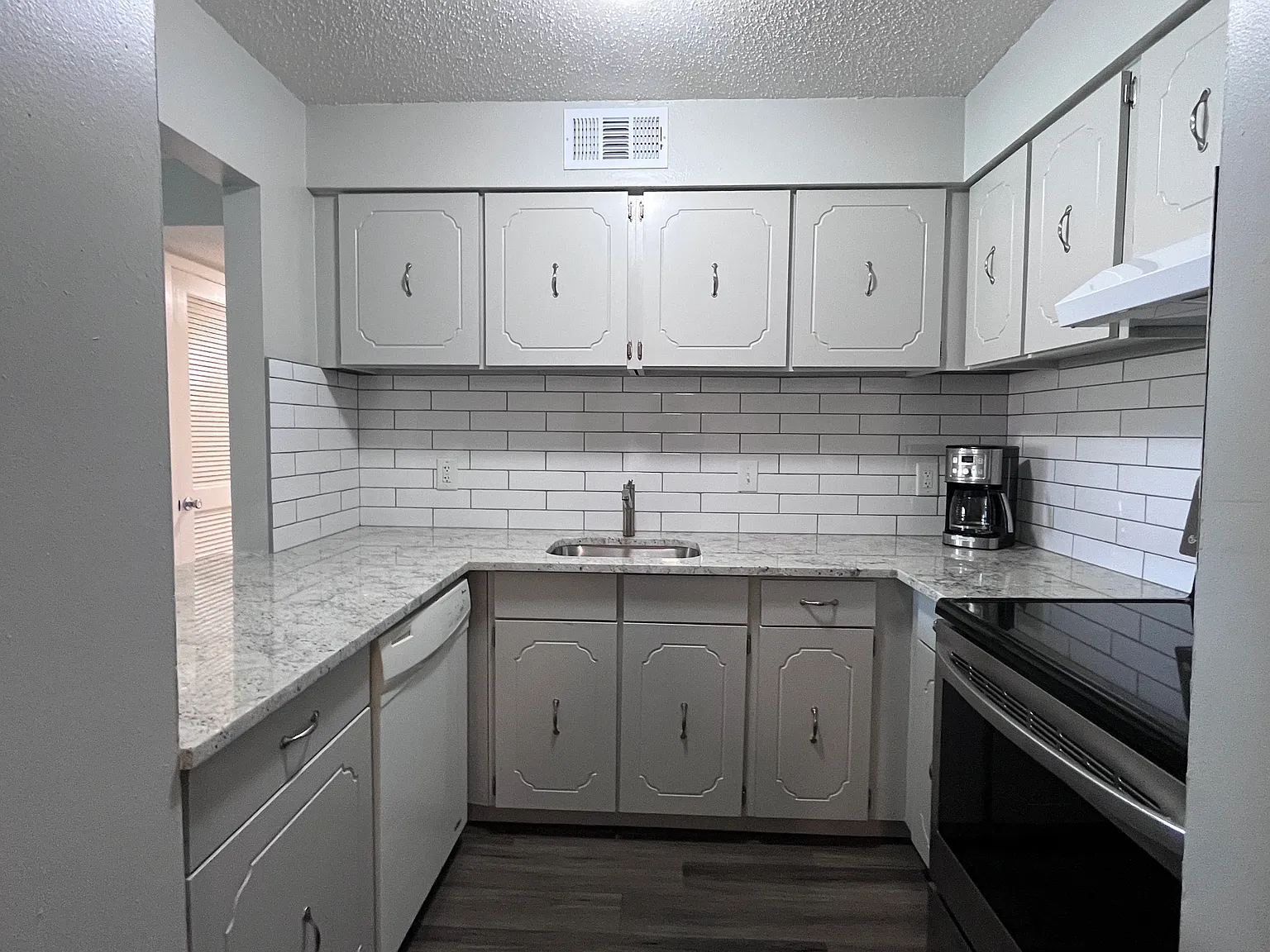 2 bed, 876 sqft, $1,100 — Photo 4