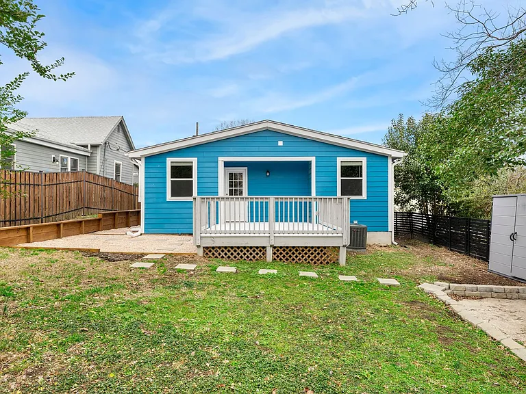 318 Wake Pl — Photo 17