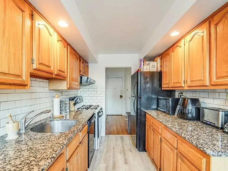 7427 Boulevard East #5 — Photo 4