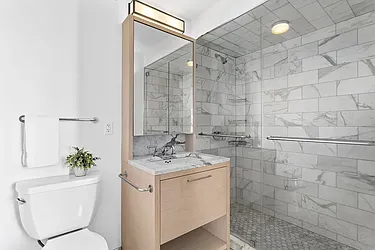 Rented by R New York