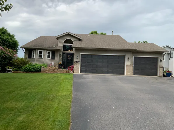 1281 Agate Ct, Sauk Rapids, MN 56379