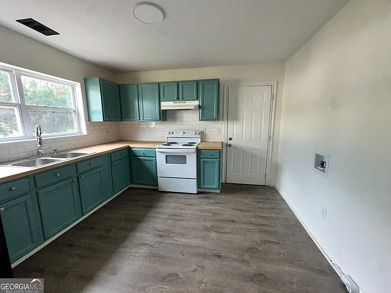 600 W Main St — Photo 5