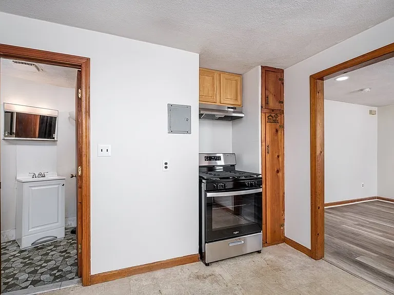 441 Ferry St #1 — Photo 1