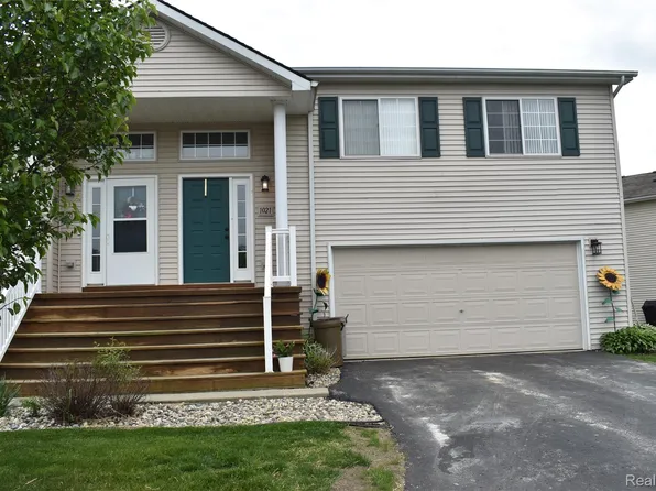 1021 Timber Ridge Ct #374, Grand Blanc, MI 48439