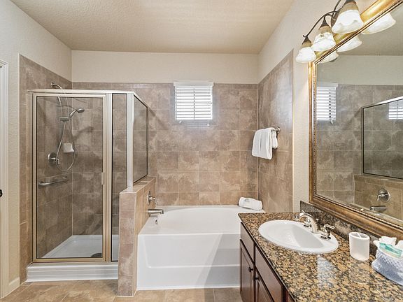4th image of 901 Charo Pkwy Unit 1-735