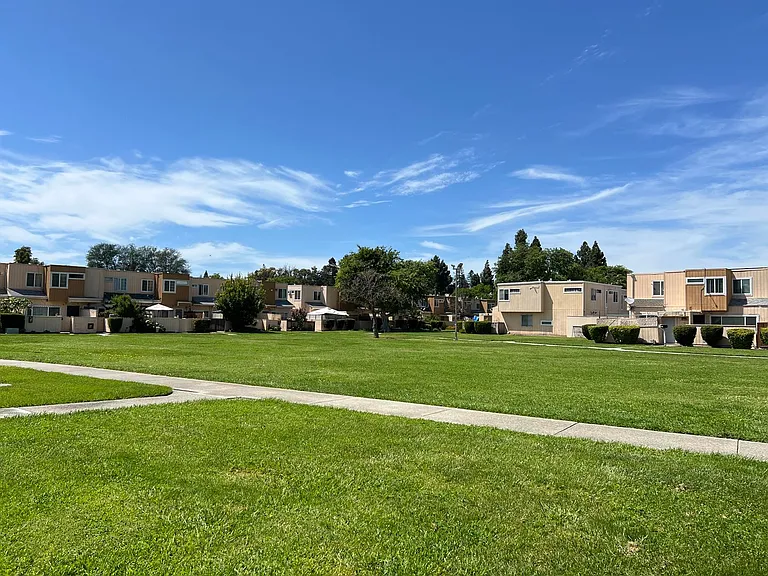2188 Luz Ave — Photo 25