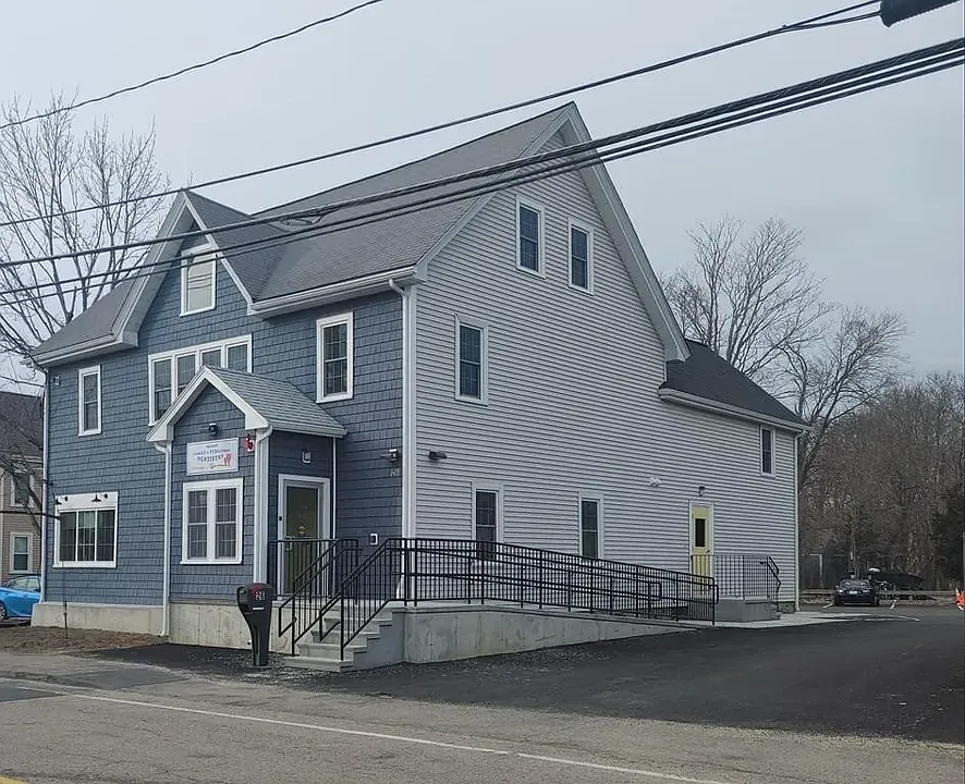 26-28 E Chestnut St