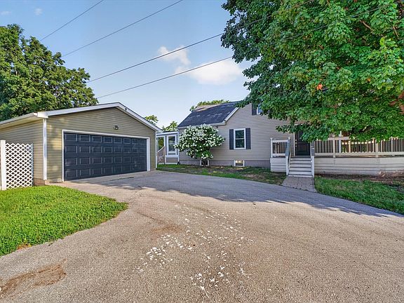 2nd image of 15545 Hazel Dell Rd