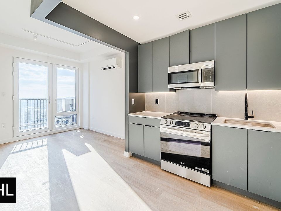 1st image of 931 Carroll St #1707