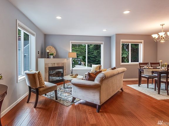 2nd image of 20215 25th Ave NE