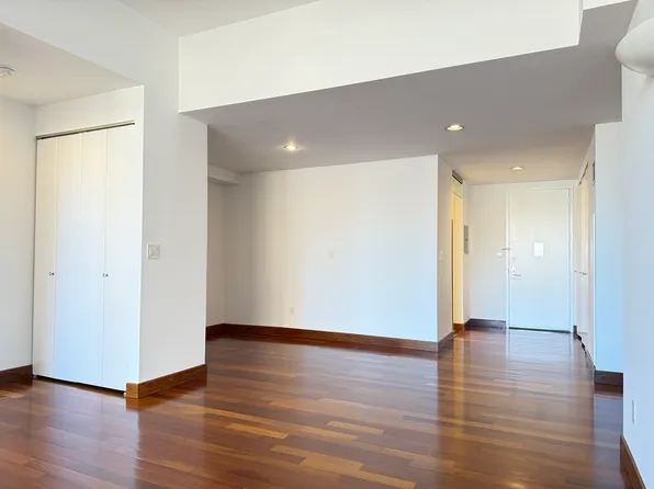 305 East 63rd Street image 6 of 9