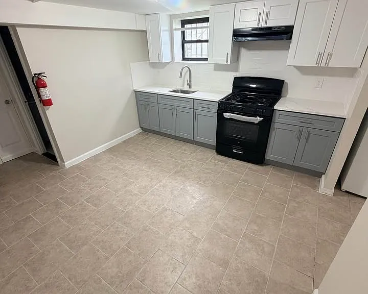 179 Ellis Ave #5C — Photo 1