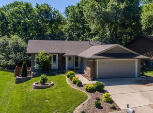 2028 Pheasant Run Dr, Maryland Heights, MO 63043