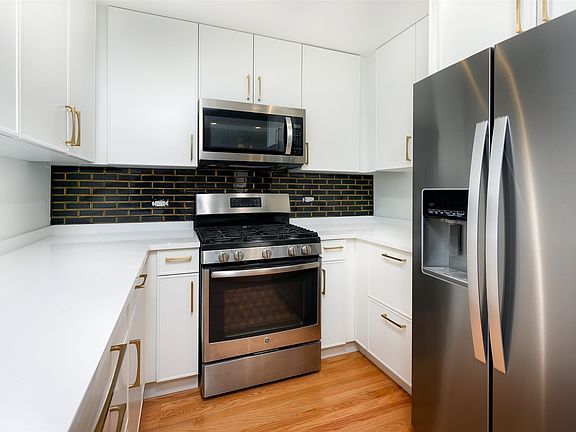 5th image of 3059 W Logan Blvd #2