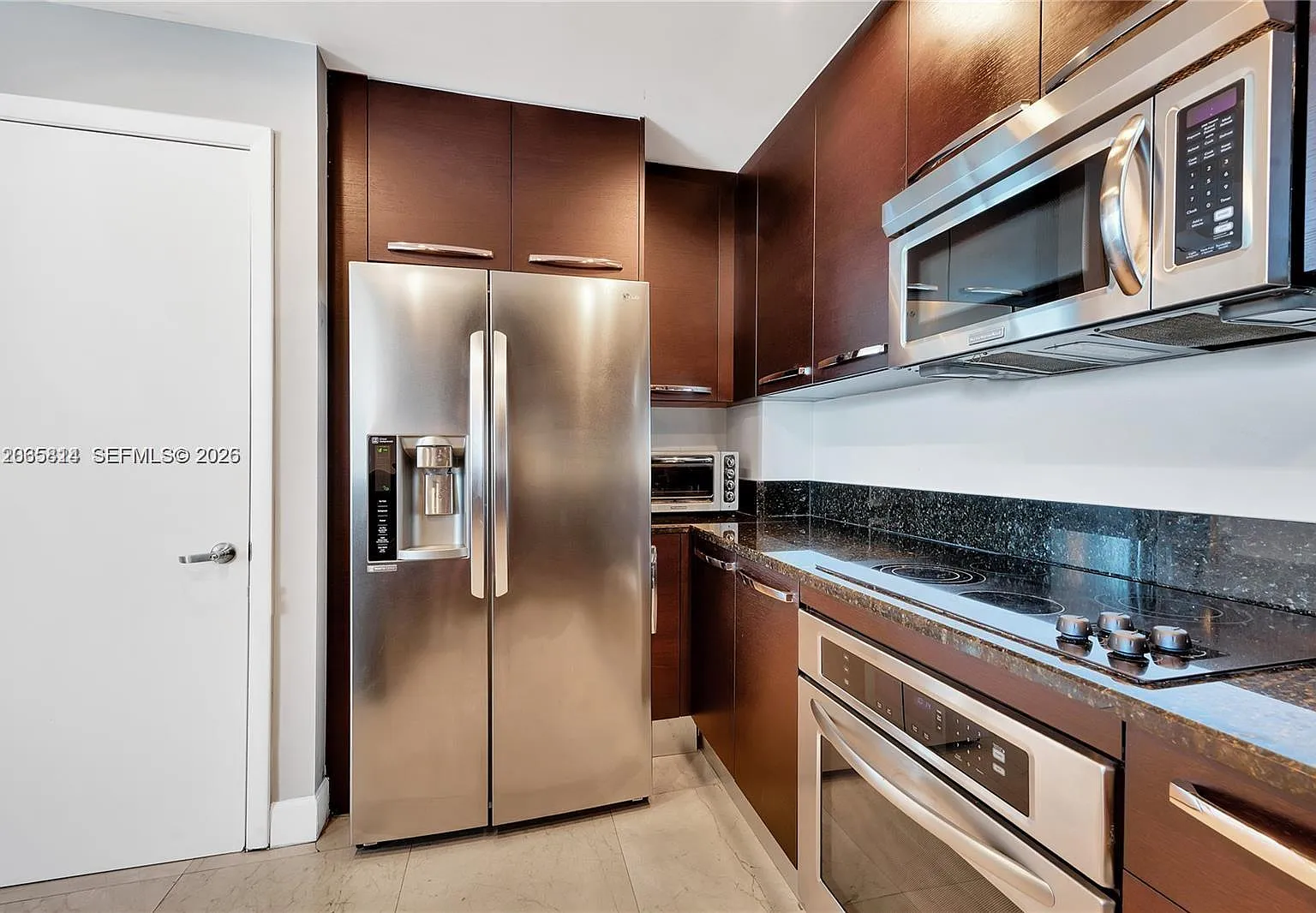 3030 Aventura Condo — Photo 2
