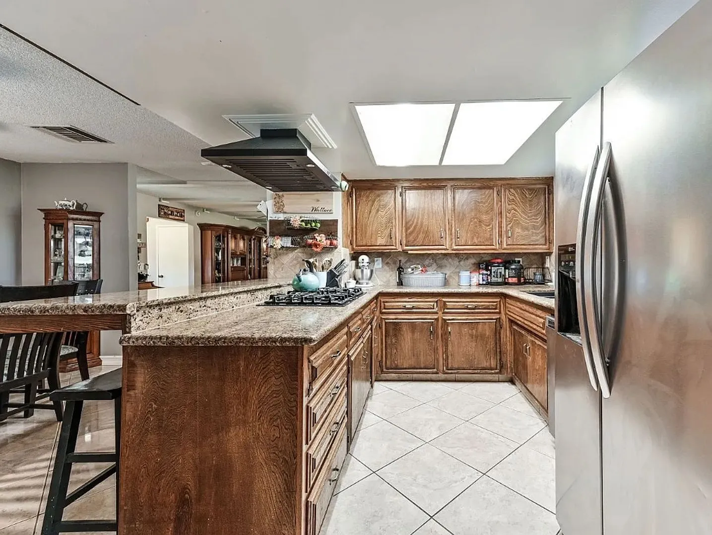Beautiful Solar-Powered 4 Bedroom Home — Photo 3