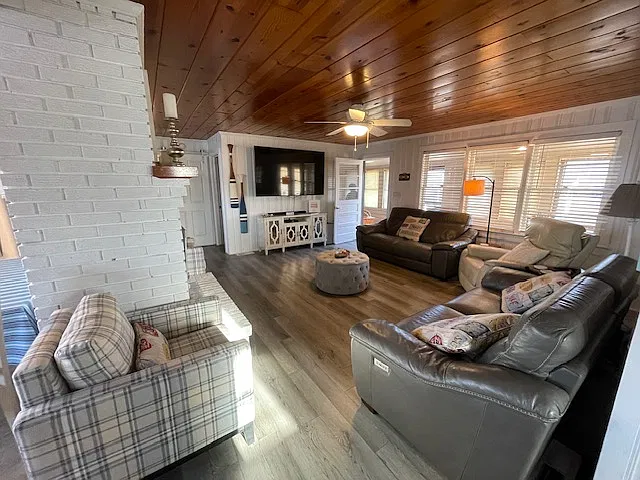 4 bed, 1512 sqft, $2,700 — Photo 4
