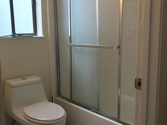 2nd image of 30 Rosemont Pl APT 3