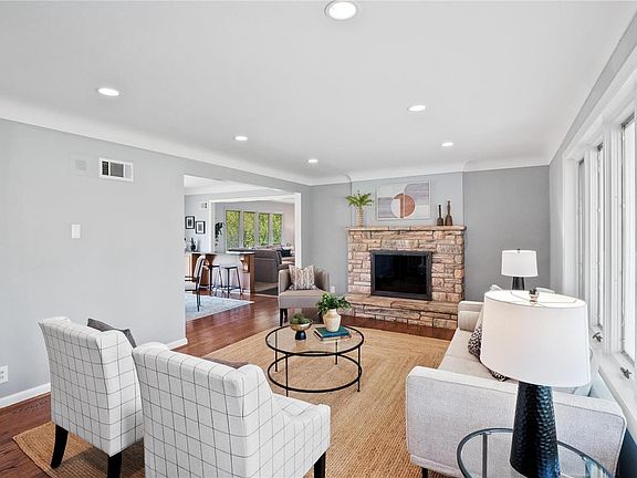 5th image of 10041 Stonell Dr