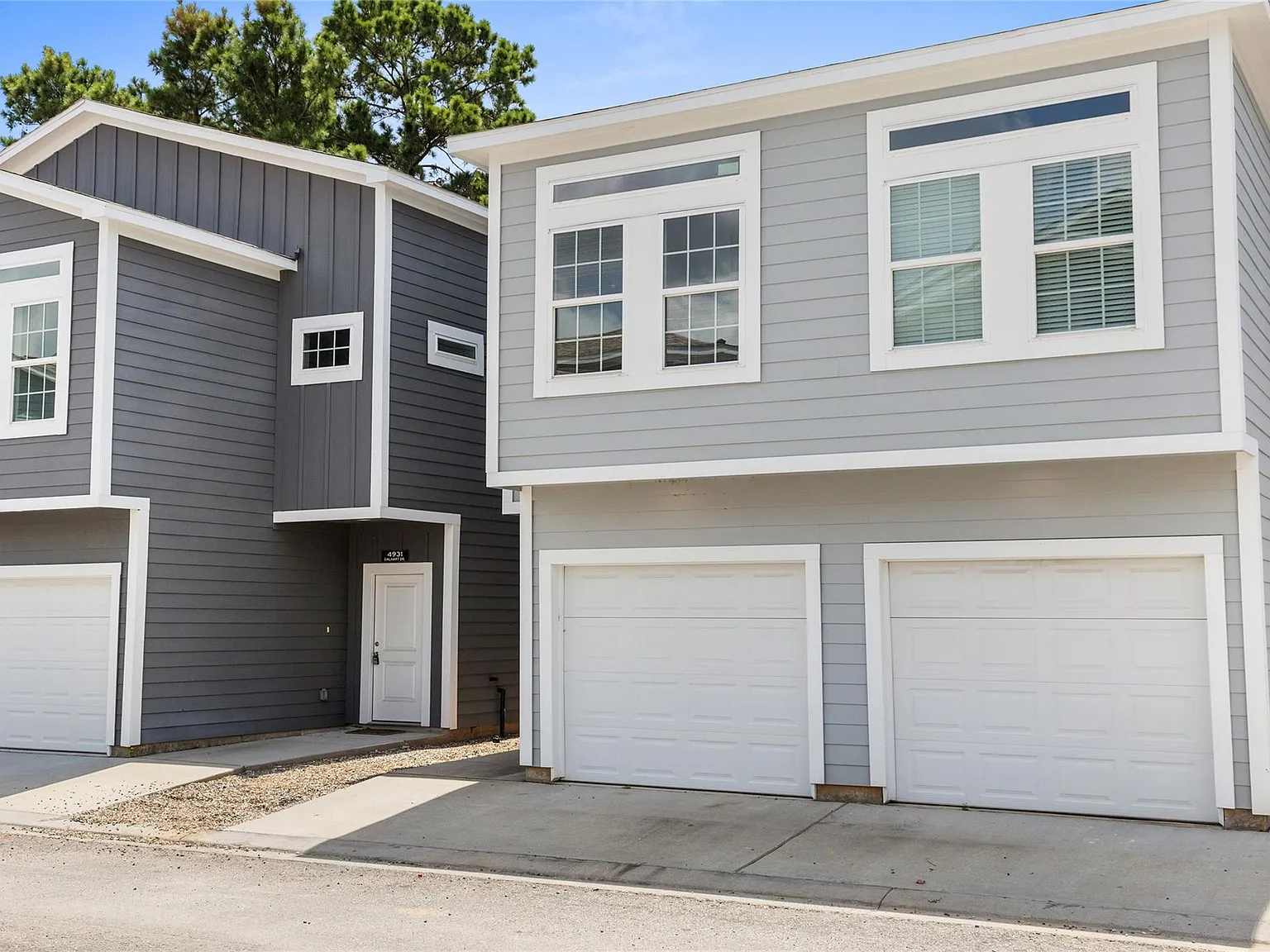 3 bed, 2.5 bath, 1325 sqft, $1,875 — Photo 3