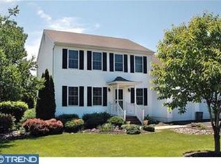 25 Ronit Dr, Ewing, NJ 08628