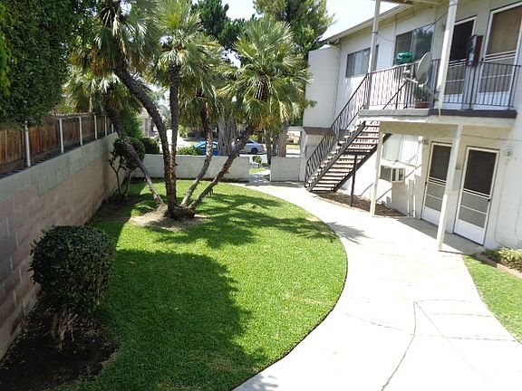 3rd image of 1004 W Granada Ct APT B