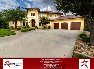 9514 W 161st Ter, Overland Park, KS 66085