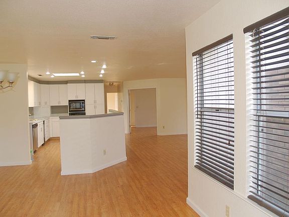 3rd image of 1242-1240 Los Robles Rd