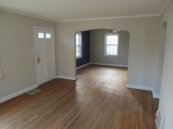 4th image of 1811 Colorado Ave