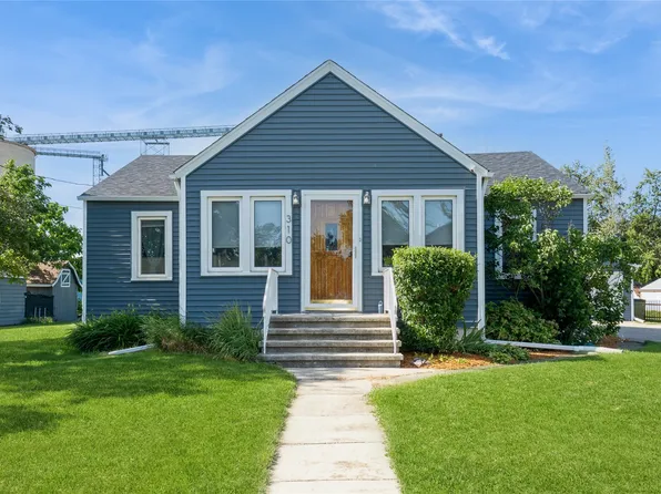 310 E 1st St, Woodward, IA 50276