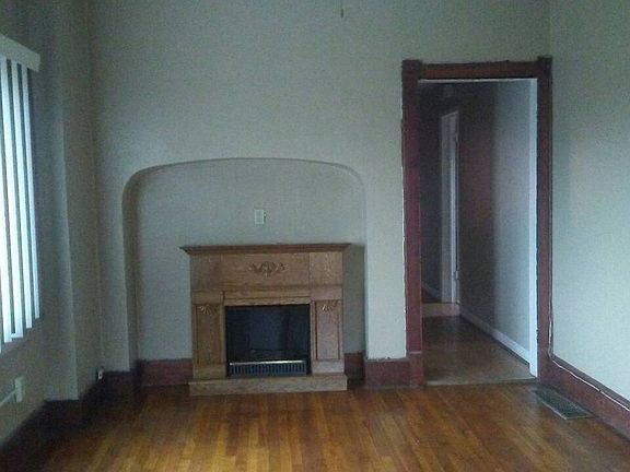 3rd image of 3731 Euclid Ave