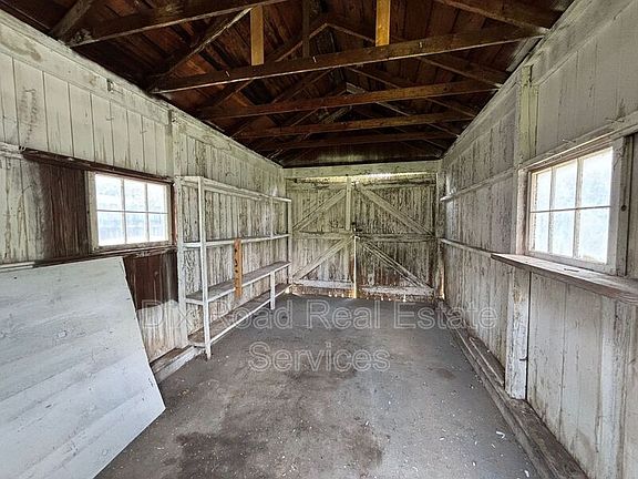 5th image of 123 N Miami St