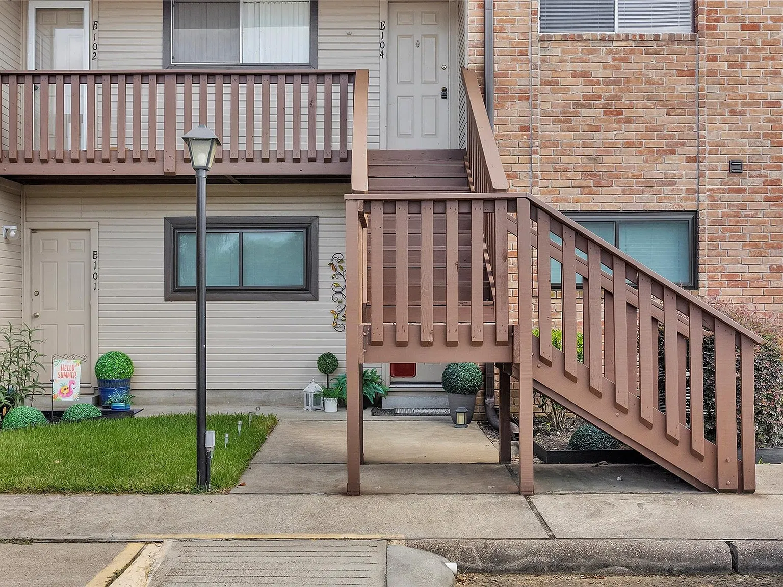 2 bed, 2.0 bath, 969 sqft, $1,375 — Photo 3