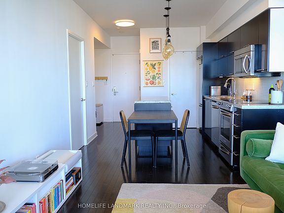 4th image of 126 Simcoe St #3306