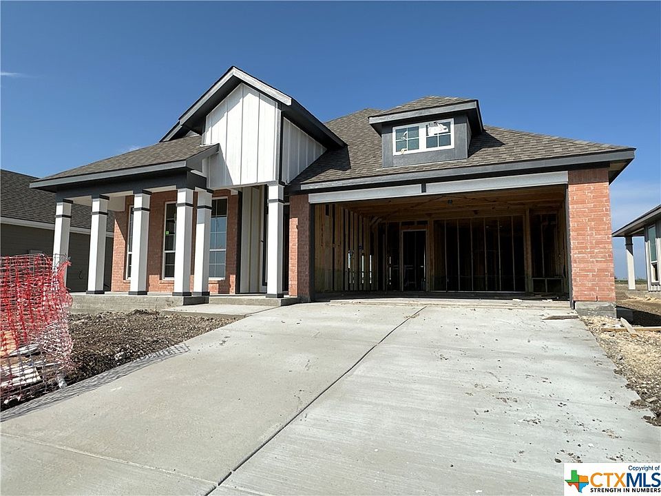 1st image of 910 James Parker Cir