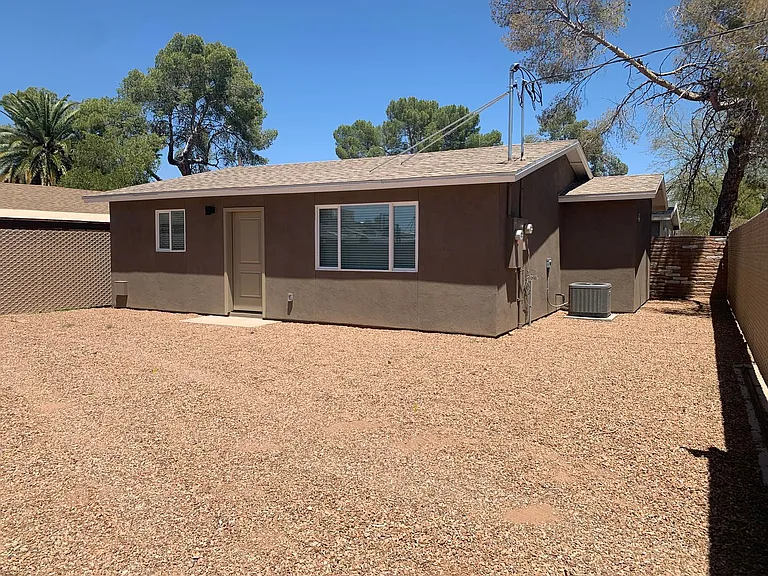 4814 E Hampton St — Photo 2