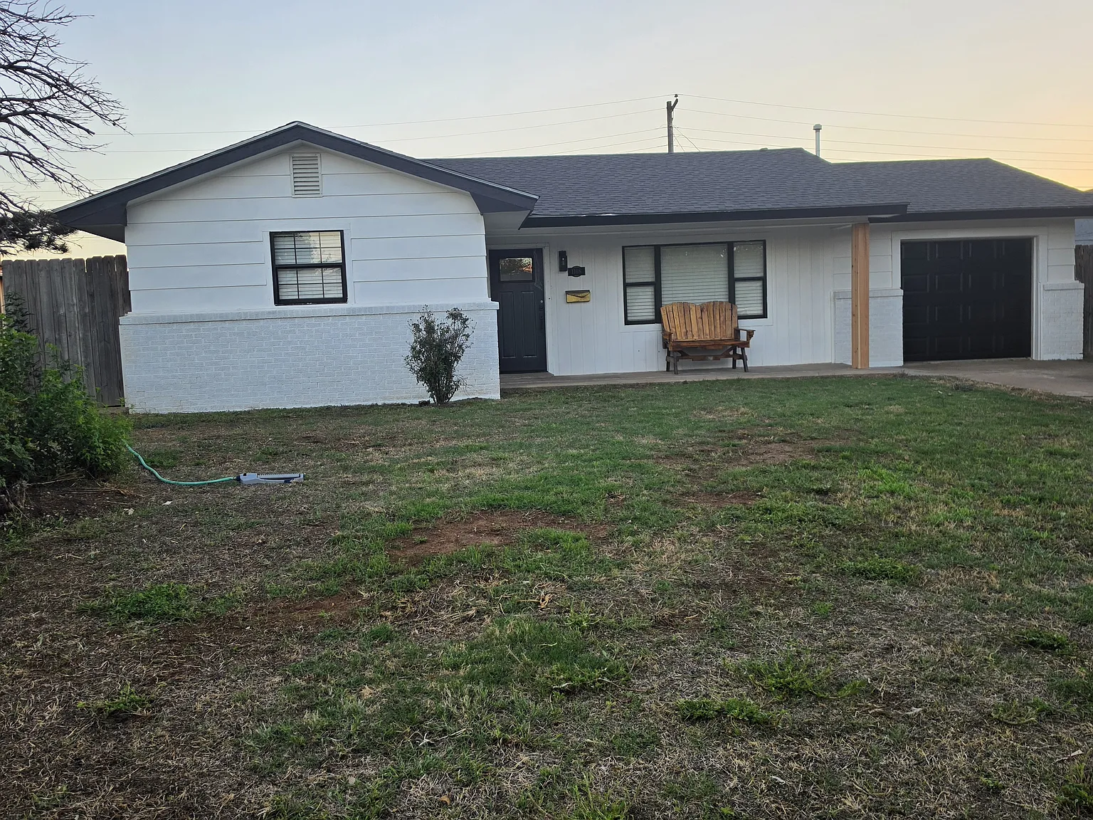 3 bed, 950 sqft, $1,100 — Photo 1